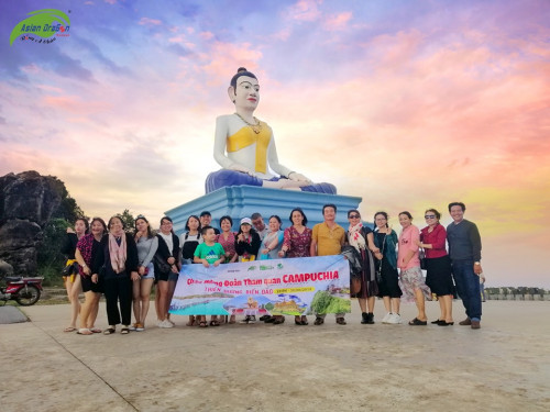 Kỷ niệm đoàn du lịch Campuchia khởi hành 27-6-2019